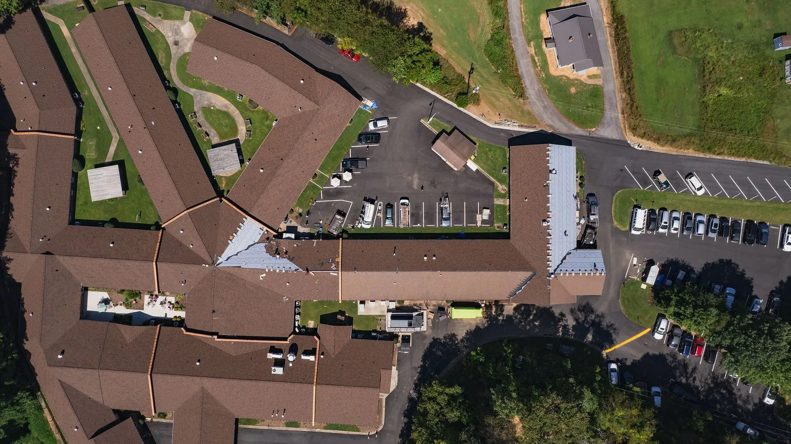 Bird’s-eye view of roofing work
